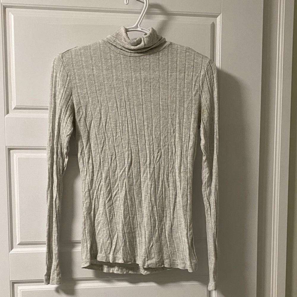 Light Grey Thin Ribbed Turtleneck Sweater